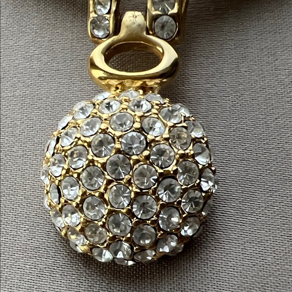 Vintage Luxurious Double-Strand Faux Pearl Necklace and Gold Earrings set - Picture 6 of 10